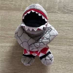PREOWNED … RASKULLZ “Shark” Plush Toy